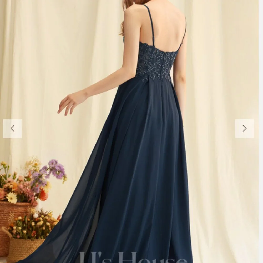 Dress - Picture 4 of 11